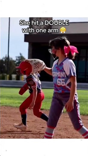 She really hit a double with one arm...🔥