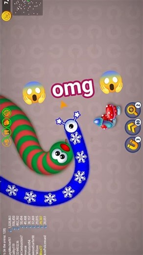 BLUE FLOWER SNAKE VS RED & GREEN SNAKE IN WORMSZONE SNAKE GAMEPLAY 😱😱
