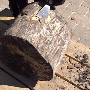 How to make a rustic stool from a wooden trunk 😲🙌 Credit: ATC | VT