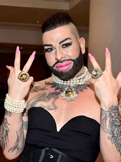 “How did he look before this transformation?”💅👔 Officially crowned most handsome man! 🔥 With features so flawless they look sculpted by an artist, the media can’t stop talking about him. 😱🎨 But behind the glamour lies a surprising detail, he spends nearly €1,000 every month just on his nails and fills his closet with luxury fashion. 👀👉👉Scroll down to the top comment to see what he looked like before and join the conversation! ⬇️⬇️⬇️ | Beauty of the World