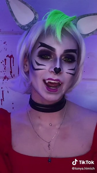 Roxy Cosplay - Roxanne Wolf Cosplay from FNAF: Security Breach