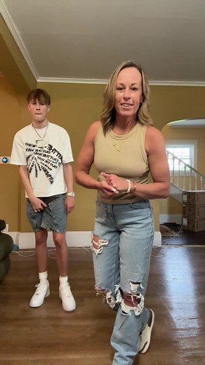 whiteboyemmom (@whiteboyemmom)’s videos with walshy bae owns this sound - RECXRDDEAL