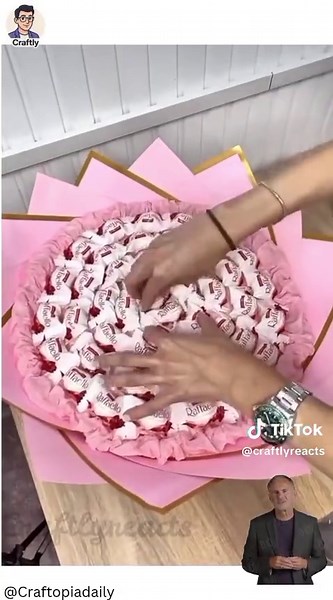 Raffaello chocolates turned into a stunning bouquet? 🍫🌸 This is the kind of DIY gift idea that melts hearts instantly! Perfect for birthdays, Valentine’s, weddings, or just to surprise someone you love. Affordable, elegant, and unforgettable — DIY magic at its best! 👉 Follow @Craftlyreacts for more viral DIY builds and home inspiration. Credit: @craftopiadaily (fair use for commentary & inspiration) #DIYBouquet #RaffaelloBouquet #ChocolateBouquet #GiftIdeasUK #Craftly