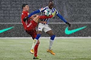 Nogometaš Bayerna Benjamin Pavard pozitivan na koronavirus, njegov klupski cimer na putovanjima Muller završio također u izolaciji