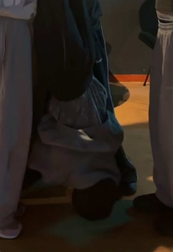 how do peple do this 💀 #vampire #fy #dmaimpulse #fail #helpus