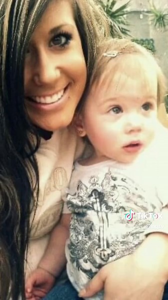 The new season of #DownHomeFab premieres next Tuesday (5/27) at 8|7c on HGTV! ⏰ @Chelsea DeBoer @Cole DeBoer #CouplesTok