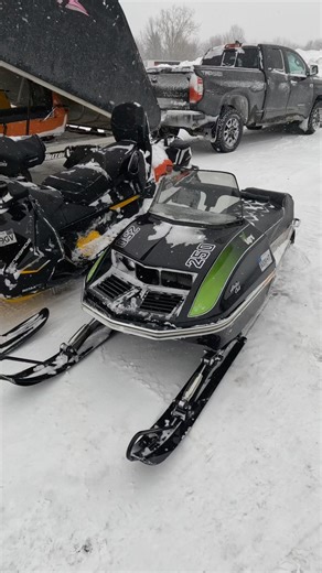 This Might Be Arctic Cat’s BEST Looking Snowmobile Ever… 🤯❄️ Part 1 #arcticcat #vintage #winter