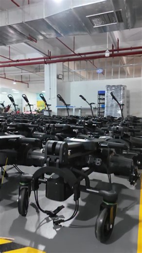 Icango Caddy on Instagram: "Who says golf gear can’t be factory-direct & innovation-driven? 🏌️‍♂️ We’re not just a brand—we’re a factory-trade integrated powerhouse with our own R&D squad, crafting golf carts that blend smarts, durability and style. Meet our star player: G5 Golf Cart Bag 🎯The MVP of our lineup, loved by golf fanatics globally and topping our sales charts non-stop. Built with R&D-backed tech for smooth course glides Factory-direct quality = zero middleman markup Designed for bo