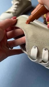 106K views · 14K reactions | Sunflowers  Using Pilot Pintor markers #embroiderywork #dmcembroidery #upcycledfashion #createdtocreate #embroidereddenim #upcycledclothing #embroideredflowers #embroiderydesign #dmcthreads #sewingproject #embroidery | flynn_and_mabel | Facebook