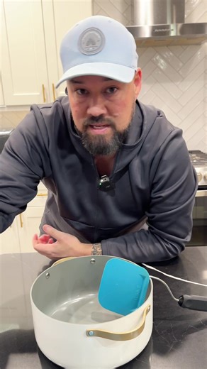 Innovative Multi-Angle Adjustable Spatula Design