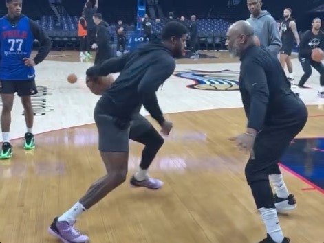 即将回归赛场！今日早前，保罗·乔治参与了球队投篮训练，再次与VJ·埃奇库姆进行了投篮技巧指导&探讨！