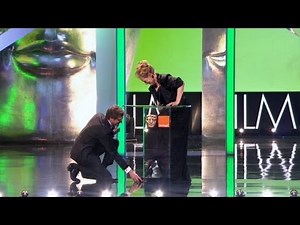 Meryl Streep wins a BAFTA but almost loses a shoe - The British Academy Film Awards 2012 - BBC