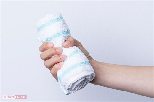 ペットボトルのフタが開けられないのは病気の可能性？手の筋力不足、こわばりを解消「にぎにぎ」手指ストレッチ | 週刊女性PRIME