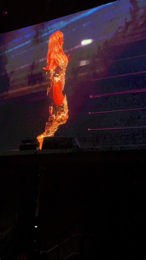 Kesha Praying live Austin TX concert moment