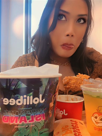 Totoo nga sa Jollibee Bida ang Saya? Keneleg pa sa Jollibee USA!
