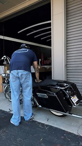 ⛽️ 2000 Road king 🏍️ Front & Rear Air ride installed 🫡 we appreciate the opportunity Albert C ☎️ (562) 449-7199 text or call | Long Beach Custom Baggers