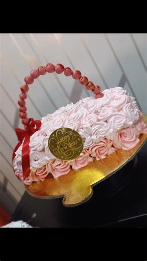 Beautiful cake design in a purse shape🥰❤️#cakedesign #cake #trending #yt