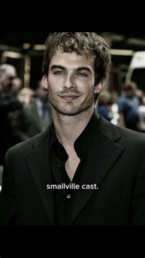 smallville.posts on Instagram: "《超人前传》（Smallville）是一部以美国堪萨斯州小镇“小镇镇名为斯莫维尔”为核心舞台的电视剧，它通过一种缓慢而细腻的叙事方式，讲述了克拉克·肯特在成为“超人”之前的成长历程，这部作品并不急于塑造一个完美无缺的超级英雄，而是把重点放在一个拥有非凡力量却仍然只是普通少年的男孩身上，他要面对友情、亲情、爱情、自我认同以及道德选择等一系列现实而复杂的问题，斯莫维尔这个看似平静的小镇因陨石雨而变得暗流涌动，许多居民受到陨石辐射影响获得了异常能力，这不仅为剧情提供了丰富的冲突，也成为克拉克理解“力量与责任”这一核心主题的重要背景，克拉克在养父母乔纳森和玛莎·肯特的引导下，逐渐学会克制自己的能力，明白真正的强大并不只是身体上的无敌，而是内心的正直与善良，而乔纳森肯特对克拉克价值观的塑造几乎贯穿全剧，他反复强调选择的重要性，这种朴素却深刻的教育让斯莫维尔不仅是一个地理意义上的小镇，更是克拉克精神成长的起点，与此同时，莱克斯·卢瑟的登场为故事增添了极其重要的灰色层次，他与克拉克从朋友到对立者的关系转变，是整部剧最具悲剧色彩的主线之一