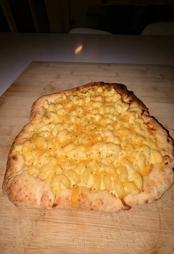 Delicious Mac and Cheese Pizza Recipe