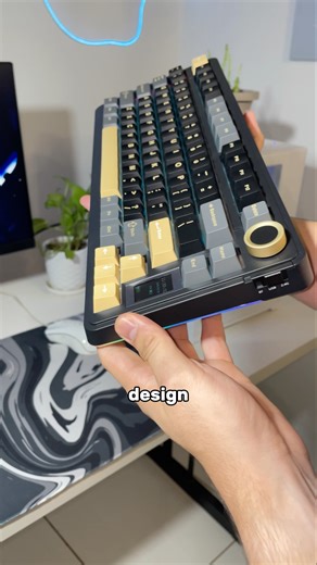 I bought a keyboard for my setup! 😮 #mechanicalkeyboard #epomaker