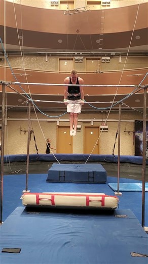 2 twists from highbar #reinforced #turnist #highbar