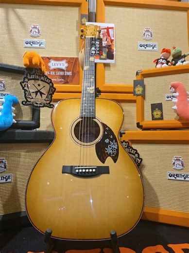 Headway HF-SHIKIZAKURA’25/ATB Sakura Electro Acoustic Guitar ABB Autumn Brown Burst at Davis Guitar Music Centre Singapore Davis Guitar Music Centre has been the official distributor for Headway Guitars since 2013. Davis Guitar Music Centre played a pivotal role in introducing Headway's iconic Sakura guitar collection upon its 2014 debut, being its first distributor. Davis Guitar Music Centre has consistently supported Headway's innovative craftsmanship by promoting unique models, such as the Sa