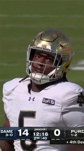 Freshman Joey O'Brien and senior Boubacar Traore combine for the sack #GoIrish #shorts