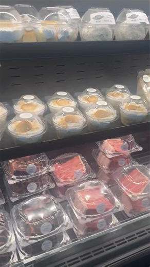 We got Salad, banana pudding, sandwich and Cake. | Southern Edge Truck Stop