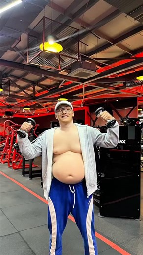 Fat men Prank in gym🤫💪🏻