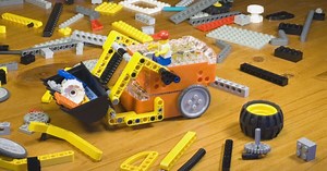 Edison offers affordable and Lego-compatible robotics education