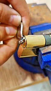 Broken key hack every homeowner should know! #diy #craft #ideas #Inventions #genius #diypro #fblifestyle | Diy pro