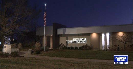 Hutchinson city manager receives nearly $30K raise under new contract