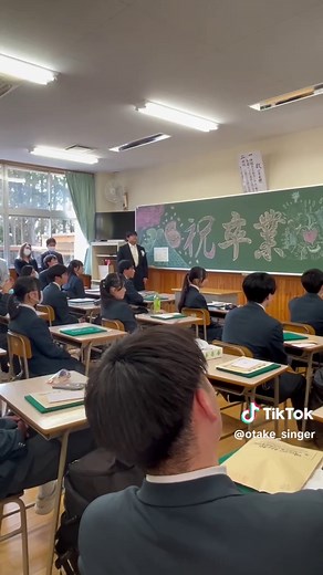 心を込めた卒業式の弾き語りメッセージ