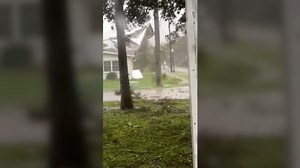 Lanai ripped off house as Hurricane Ian batters Florida | CNN