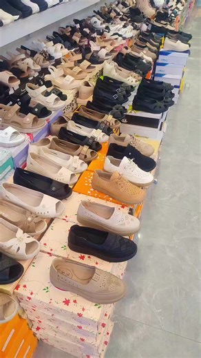 الروان الاحذيه والحقائب فرع كربلاء شهداء سيف سعد وصلت بضاعه من الاحذيه نسائي طبي. حقيقي خفيف وزن 0 بسعر 13 الف قياسات من 37 الي 41 من 38 الي 42 توصيل كربلاء 3 آلاف البقيه محافظات 4 آلاف الحجز واتساب 07823079865