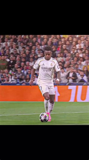 Vini Jr y Neymar Jr Baila Baila Baila🕺🇧🇷 Jogo bonito #neymarjr #vinijr #dance #xzybca #edit @Vini Jr. @Neymar Jr Site Oficial