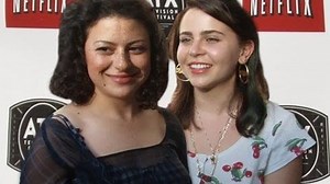2013 ATX TV Festival Alia Shawkat & Mae Whitman Talk Season 4's Cliffhanger & Possible Movie Plans