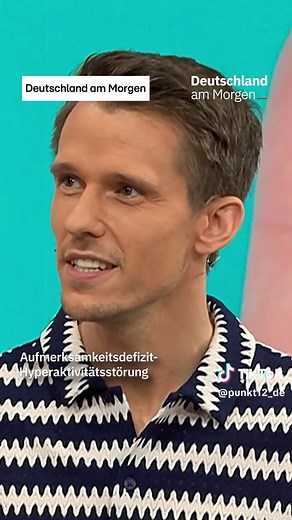 ADHS ist mehr als Konzentrationsprobleme. 💛 Viele verbinden ADHS nur mit Hyperaktivität. Tatsächlich kann sich die Neurodivergenz aber ganz unterschiedlich äußern – zum Beispiel durch innere Unruhe, Vergesslichkeit, emotionale Überforderung oder Schwierigkeiten, den Alltag zu organisieren. Gerade deshalb bleibt ADHS oft lange unerkannt. Viele Betroffene wissen über Jahre hinweg nicht, warum ihnen manche Dinge schwerer fallen als anderen. Eine fachliche Diagnose kann dabei helfen, das eigene Erl