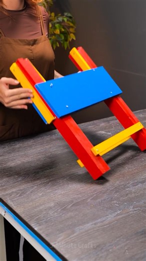 Building portable DIY foldable chair | 5-Minute Crafts