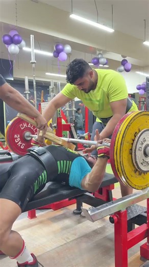 Block Bench Press Training.. 140kg for 3reps followed by 3sets on 2 inch board..🦍🎯💯 #powerlifting