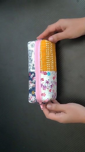 DIY Patchwork Beauty Pouch #diyprojects #sew #diycraft #handmade #handmadecrafts #fbviral #fbreels #trending #viral #upcycle | DIY Cheng