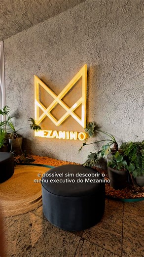 Nathália Brito | Já salva essa dica on Instagram: "Todo mundo acha que comer no Mezanino da Torre de TV é caro… mas olha essa surpresa: o restaurante tem um Menu Executivo incrível por apenas R$ 86! 🤩 ➡️ São 3 etapas: 🥗 Entrada (Mini Caesar ou Canapé de Caponata) 🍽️ Prato Principal (Vatapá de castanhas com pirarucu e camarões, Costelinha suína com canjiquinha, Linguine com filé mignon ou opção Vegetariana) 🍰 Sobremesa (bolo de tapioca gelado com coco e leite de coco) 👉 Ou seja: uma experiên