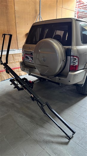 Unboxing the Blackburn Pivot Pro Bike Rack 🇺🇸🤙🏻 First impression? Built like an absolute tank. 💪🏻 Designed for riders who demand zero compromises, from heavy e-bikes and eMTBs to Surron and analogue MTBs, this rack is all about strength, simplicity, and reliability. ✅ Heavy-duty construction ✅ Fully exposed, serviceable mechanisms ✅ No fancy spring-loaded buttons to fail ✅ No rubber straps or wear-prone parts Pure function. No gimmicks. Built to last. 🎥 Walk-around video coming soon 😉 #h