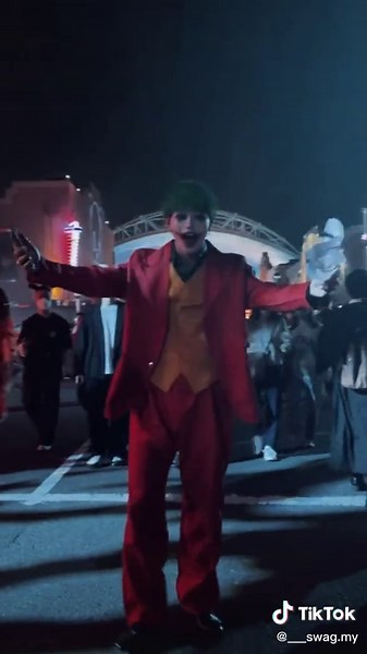 ホラーナイトで約50組に話しかけらたJOKER 3人組ご覧あれ。#03 #fyp #fypシ #foryoupage #Halloween#JOKER#Universal#horrornight#Instagram#on#ハロウィン #ハロウィン仮装#ハロウィンメイク#ジョーカーメイク #大学生#ホラーナイト #ジョーカー#おすすめ#tiktok教室ᅠᅠᅠᅠᅠ