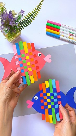 Make a beautiful magic fish with simple tools and have fun with your children #crafting #craftingideas #EnfantsActifs #craftforchildren #childrenactivity | ART & Creativty