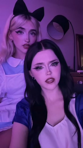 @dalameknee on Instagram: "twins 👯‍♀️ - - #aliceinwonderland #alicemadnessreturns #aliceinwonderlandcosplay #alice #alicecosplay #alice_in_wonderland #aliceliddell #aliceliddellcosplay #alicemadness #videogamecosplay"