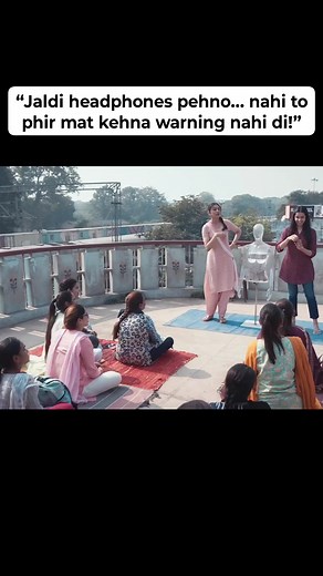 424K views · 8.5K reactions |  New Funny Viral Scene! Is video mein aisa twist hai jo aapko end tak jodne rakhega! Entertainment, comedy aur full fun ek hi clip mein packed hai.  Comments mein batana aapko sabse zyada kaunsa moment pasand aaya! Follow karein daily new videos ke liye! ❤️ #FunnyVideo #TrendingReel #ViralVideo #ComedyScene #Entertainment #MustWatch #HindiComedy #RelatableVideo | movis 1 | Facebook