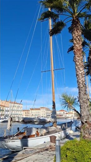 Sète au bord du canal