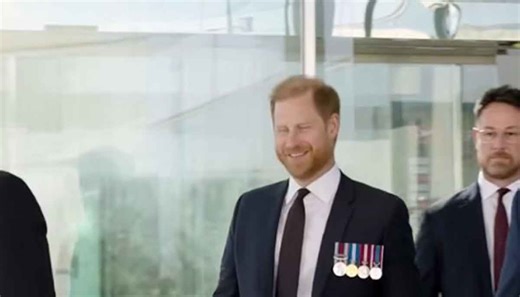 Canberra Airport gushes over Prince Harry