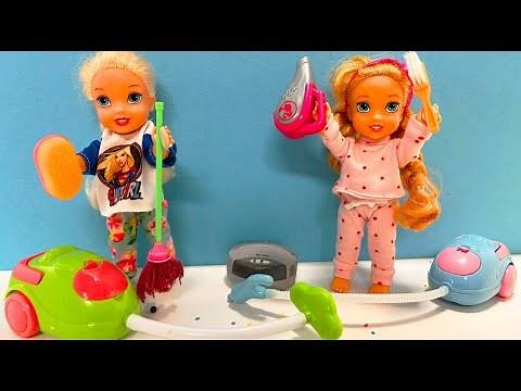 Elsa and Anna toddlers clean up the kitchen